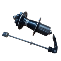 HU-04R-H 1520-DC1524-501 GIANT REAR HUB PXC 32X135 BLK WITH LOGO