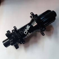 HU-240-H 1520-DT240M-902/1 GIANT HUB REAR DT 240S 28H BOOST S/PULL