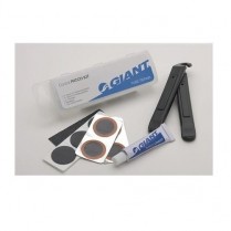 PA-02 -H 650701 GIANT PATCH KIT + TYRE LEVERS
