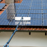 Solar cleaning with Sola-tecs c800 solar cleaning brush