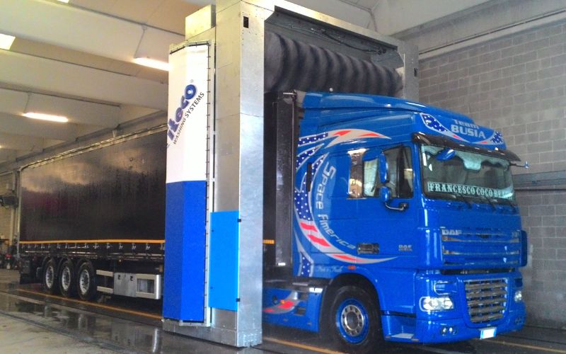 Iteco Omegawash Drivethrough truck wash system