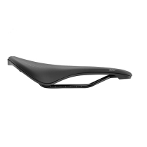 120000210 GIANT GRIT SADDLE BLACK